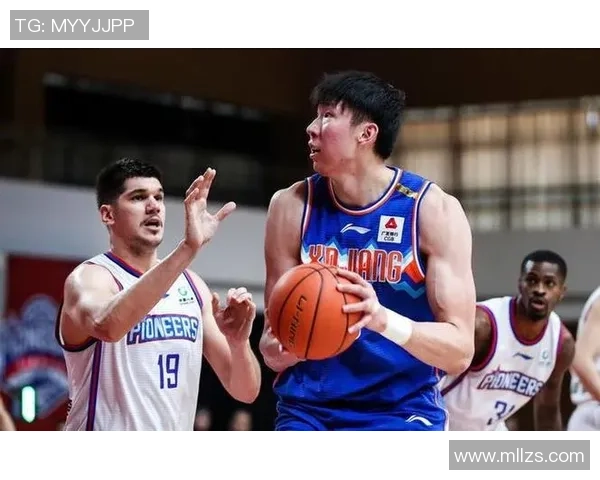 南京篮球队在邀请赛中强势领跑积分榜以100分遥遥领先其他队伍